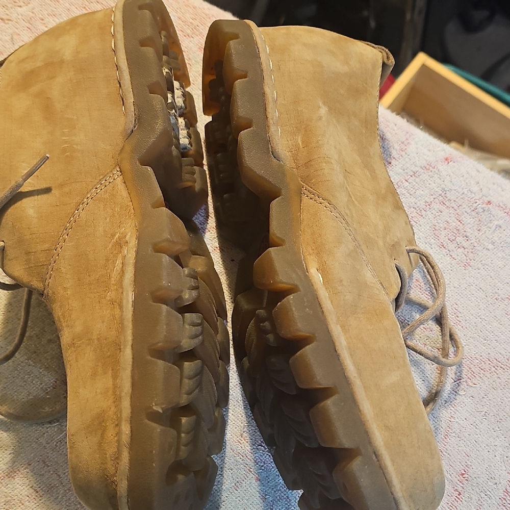 Cole Haan Tan Chukka Boots - Picture 4 of 6